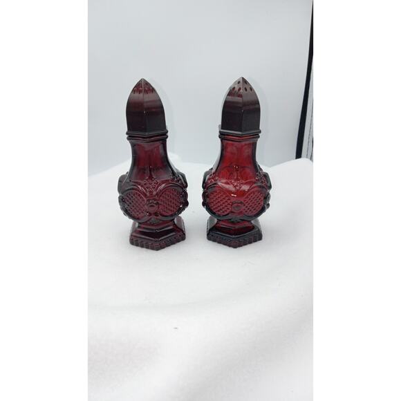 AVON Cape Cod Red Glass Salt & Pepper/Talcom Powder Shakers May 1978 *READ* - Picture 2 of 6